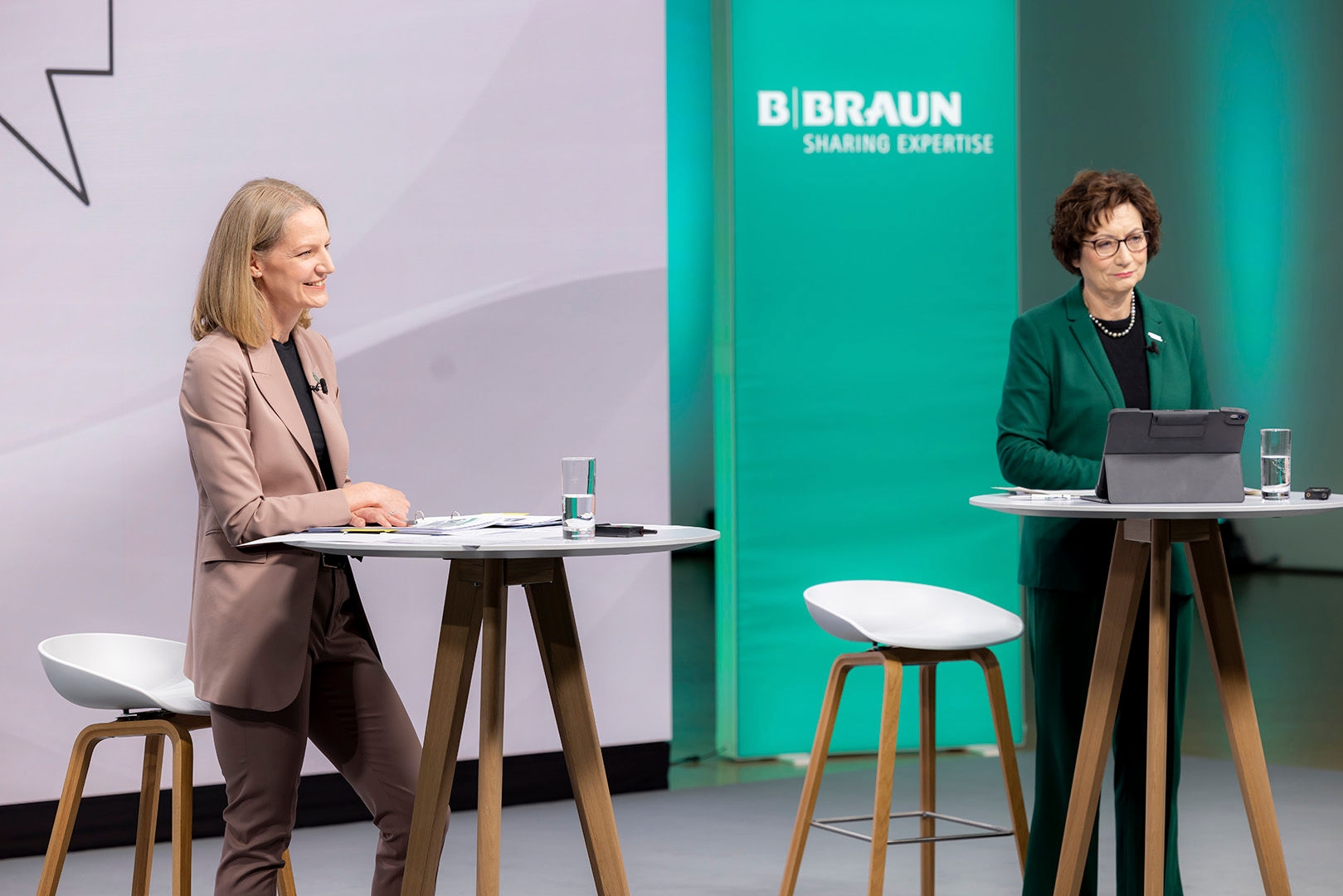 Anna Maria Braun presenterer årsrapportkonferanse